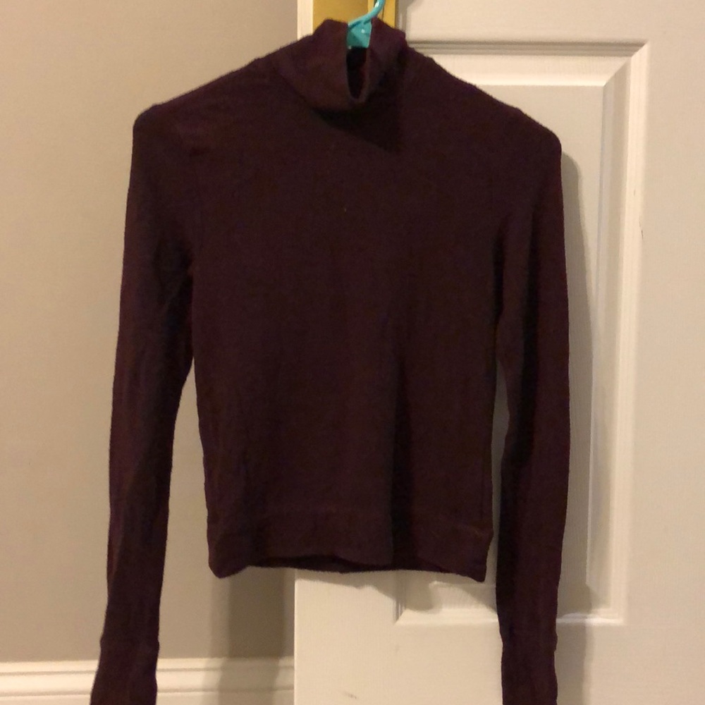 Longsleeve Maroon Turtleneck Sweater